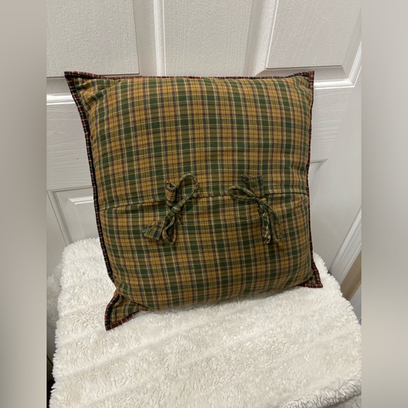 PatchMagic Holiday Quilted Throw Pillow Made in India 16x16” - Picture 2 of 8